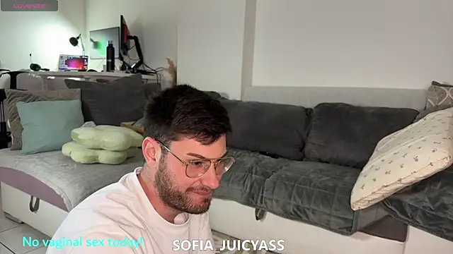 Snapshot of Sofia_JuicyAss chatting on 8, 1, 2025 Sofia JuicyAss online show from 8, 1, 2025