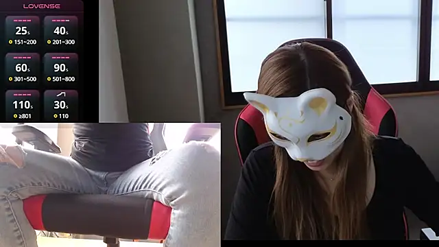 LuuLee0804 online show from 13, 12, 2024