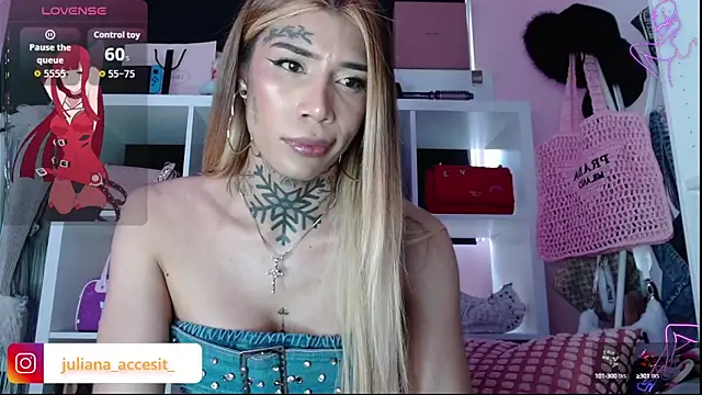 caroline cossei online show from 11, 10, 2025