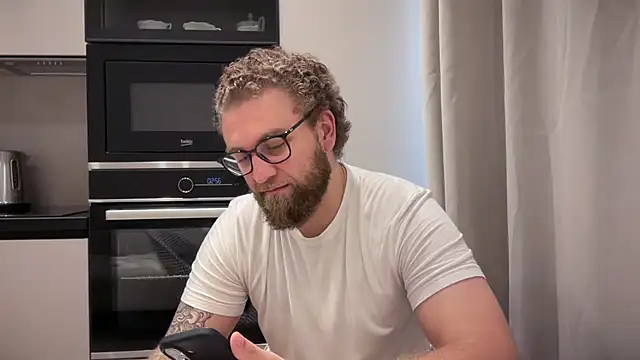 Bear bear  online show from 15, 7, 2026