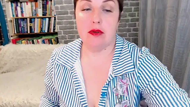 Snapshot of Rainbow_lady chatting on 24, 10, 2025 Rainbow lady online show from 24, 10, 2025