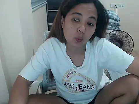 xTheLastVIRGINx online show from 12, 4, 2026