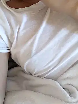 xTheLastVIRGINx online show from 15, 4, 2026