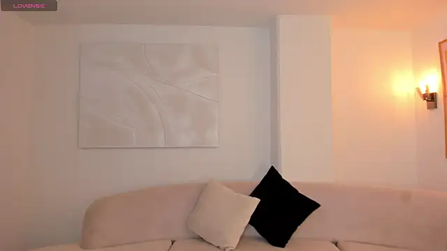 JuanitaClay online show from 1, 3, 2026