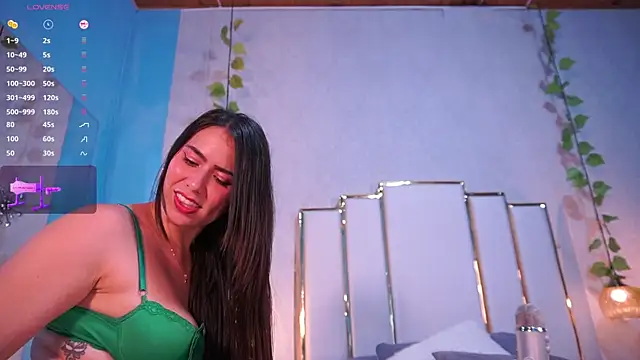 Snapshot of lara_giraldo chatting on 31, 12, 2024 lara giraldo online show from 31, 12, 2024