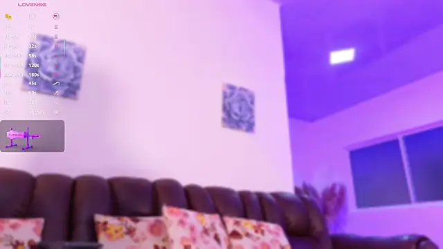 Snapshot of lara_giraldo chatting on 5, 7, 2026 lara giraldo online show from 5, 7, 2026