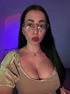 Emylia online show from 11, 11, 2025