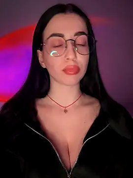 Emylia online show from 19, 12, 2025