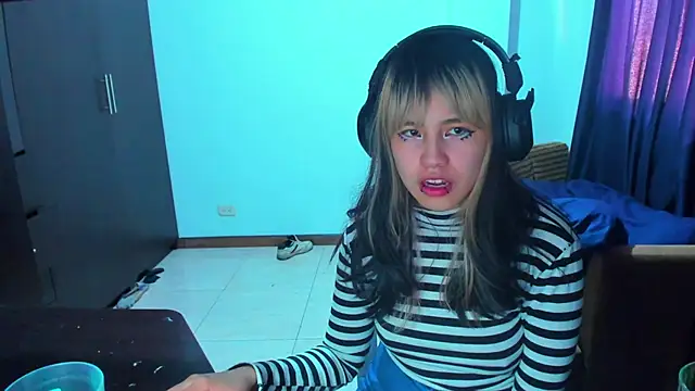 Akane-Mou online show from 19, 1, 2025