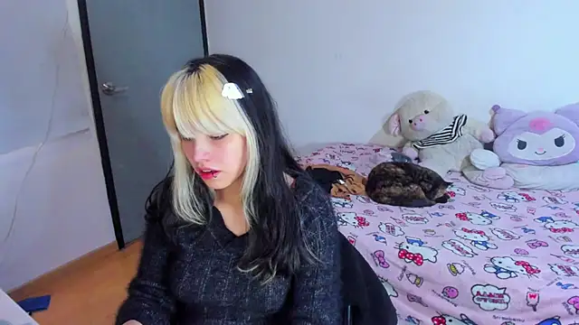 Akane-Mou online show from 11, 3, 2025