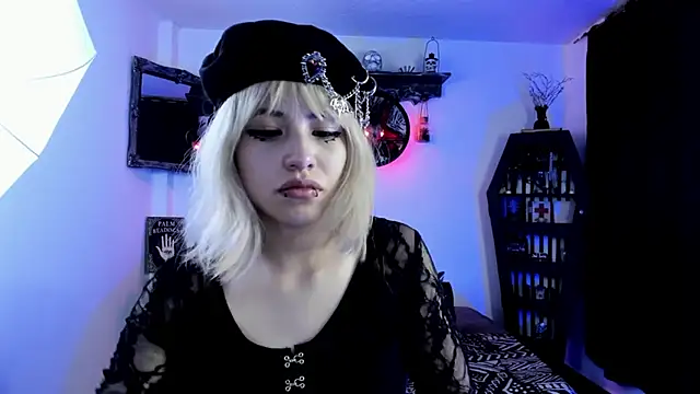 Akane-Mou online show from 15, 10, 2025