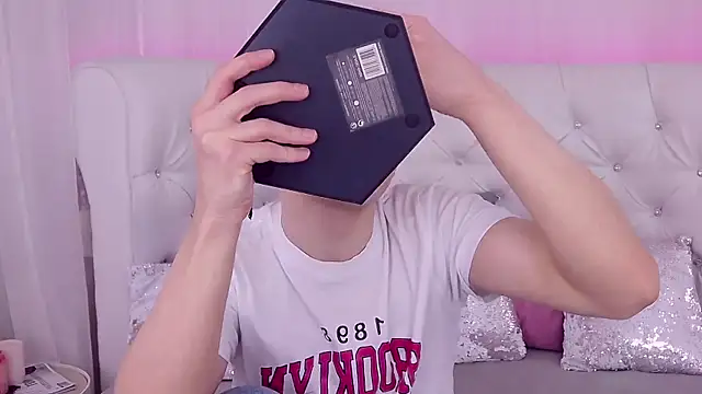 RobbyCharming online show from 17, 2, 2025