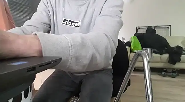 uk-bobbie-uk online show from 24, 2, 2025