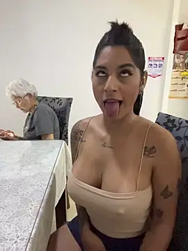 Snapshot of charlotte_stevenss_ chatting on 26, 5, 2026 charlotte stevenss online show from 26, 5, 2026