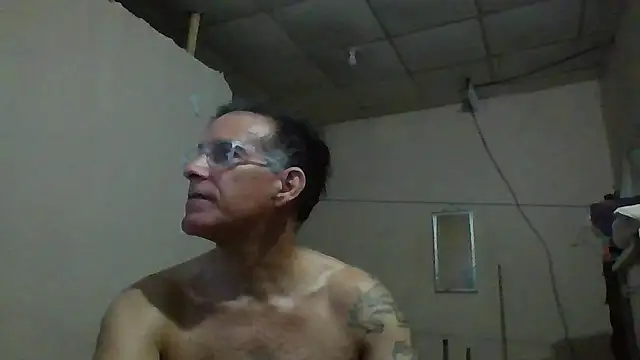 Snapshot of CaptainFox chatting on 2, 6, 2026 CaptainFox online show from 2, 6, 2026