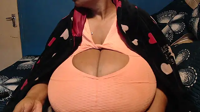 CUTEFIRMMELONSS online show from 18, 9, 2025