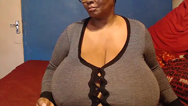 CUTEFIRMMELONSS online show from 16, 12, 2025