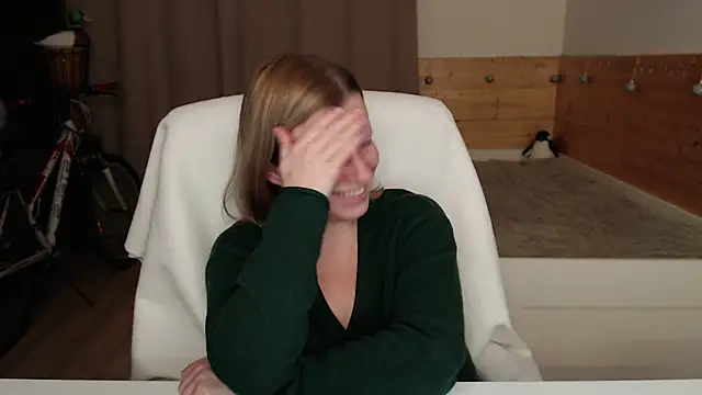 Snapshot of Exponent_5 chatting on 2, 12, 2024 Exponent 5 online show from 2, 12, 2024