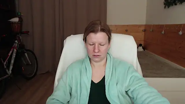 Snapshot of Exponent_5 chatting on 3, 12, 2024 Exponent 5 online show from 3, 12, 2024