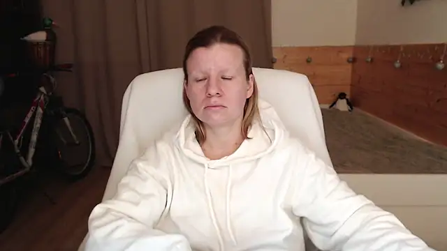 Snapshot of Exponent_5 chatting on 4, 12, 2024 Exponent 5 online show from 4, 12, 2024