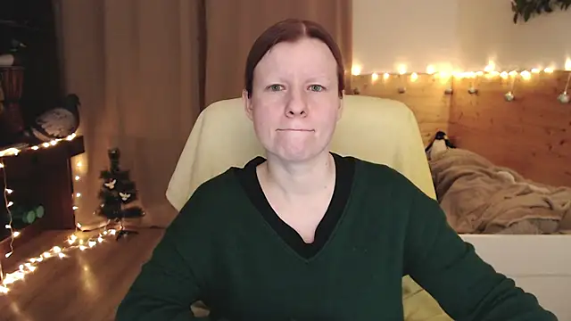 Snapshot of Exponent_5 chatting on 24, 2, 2025 Exponent 5 online show from 24, 2, 2025