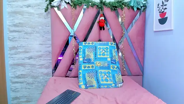 Snapshot of lara_murphy chatting on 16, 12, 2024 lara murphy online show from 16, 12, 2024