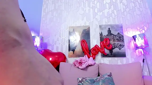 Snapshot of lara_murphy chatting on 12, 2, 2025 lara murphy online show from 12, 2, 2025