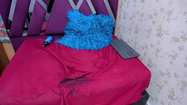 Snapshot of lara_murphy chatting on 2, 3, 2025 lara murphy online show from 2, 3, 2025