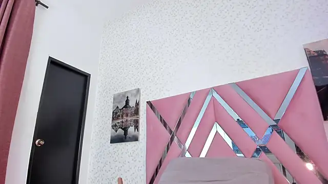 Snapshot of lara_murphy chatting on 19, 10, 2025 lara murphy online show from 19, 10, 2025