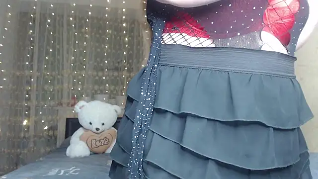 Snapshot of CumCpl chatting on 5, 1, 2026 CumCpl online show from 5, 1, 2026