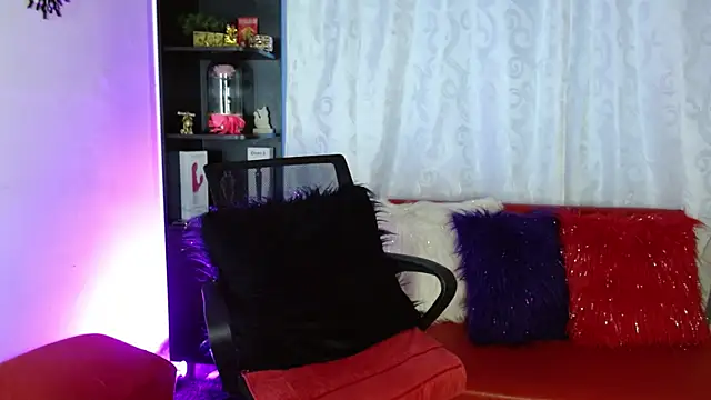 Karina Yang online show from 15, 1, 2025