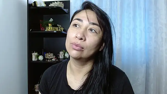 Karina Yang online show from 17, 9, 2025