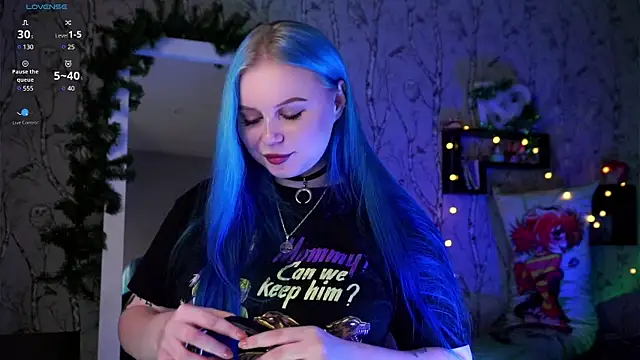 Snapshot of Moon_Valkyrie chatting on 12, 1, 2025 Moon Valkyrie online show from 12, 1, 2025