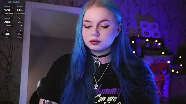 Snapshot of Moon_Valkyrie chatting on 1, 2, 2025 Moon Valkyrie online show from 1, 2, 2025