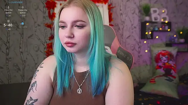 Snapshot of Moon_Valkyrie chatting on 1, 10, 2025 Moon Valkyrie online show from 1, 10, 2025