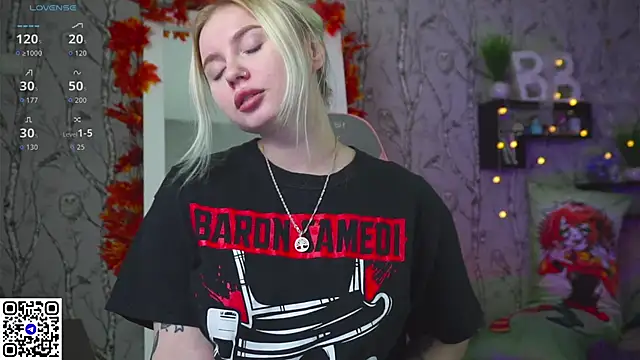 Snapshot of Moon_Valkyrie chatting on 19, 10, 2025 Moon Valkyrie online show from 19, 10, 2025