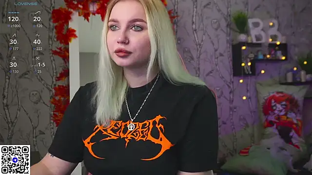 Snapshot of Moon_Valkyrie chatting on 11, 11, 2025 Moon Valkyrie online show from 11, 11, 2025