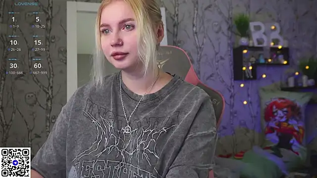 Snapshot of Moon_Valkyrie chatting on 19, 11, 2025 Moon Valkyrie online show from 19, 11, 2025