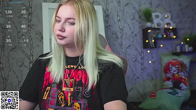 Snapshot of Moon_Valkyrie chatting on 16, 12, 2025 Moon Valkyrie online show from 16, 12, 2025