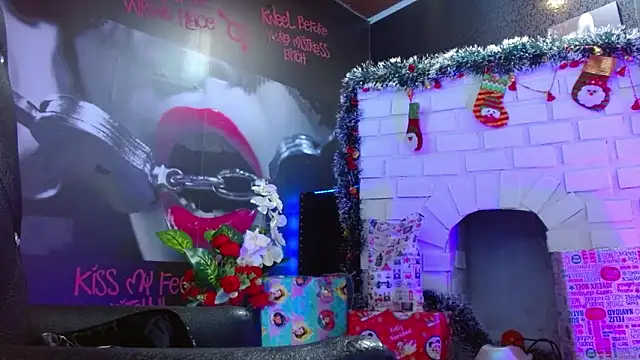 Snapshot of VALERY_MEER chatting on 23, 12, 2024 VALERY MEER online show from 23, 12, 2024