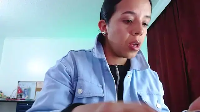 Snapshot of VALERY_MEER chatting on 21, 10, 2025 VALERY MEER online show from 21, 10, 2025