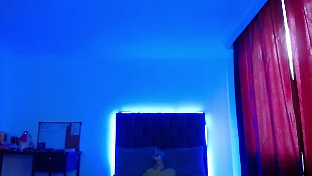 Snapshot of VALERY_MEER chatting on 17, 4, 2026 VALERY MEER online show from 17, 4, 2026