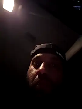 Sweetieboi04 online show from 25, 4, 2026