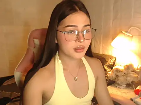 Ashely Lewis online show from 3, 12, 2025