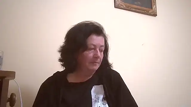 Snapshot of GypsiQueen2 chatting on 1, 5, 2026 GypsiQueen2 online show from 1, 5, 2026