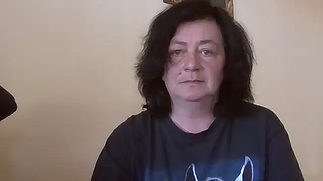 Snapshot of GypsiQueen2 chatting on 3, 5, 2026 GypsiQueen2 online show from 3, 5, 2026