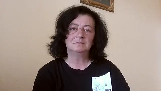 Snapshot of GypsiQueen2 chatting on 17, 5, 2026 GypsiQueen2 online show from 17, 5, 2026
