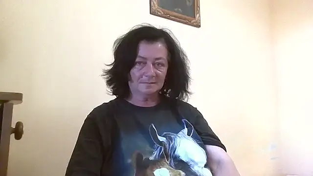 Snapshot of GypsiQueen2 chatting on 27, 5, 2026 GypsiQueen2 online show from 27, 5, 2026