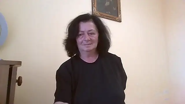 Snapshot of GypsiQueen2 chatting on 18, 6, 2026 GypsiQueen2 online show from 18, 6, 2026