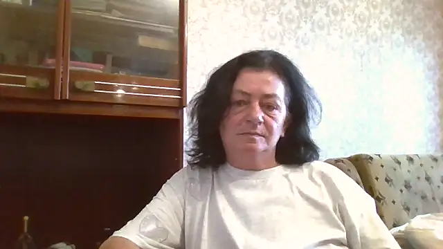 Snapshot of GypsiQueen2 chatting on 2, 7, 2026 GypsiQueen2 online show from 2, 7, 2026